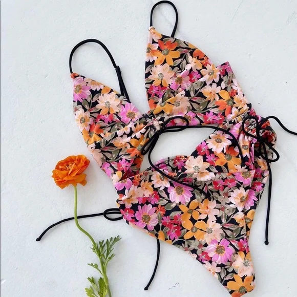 FOR LOVE & LEMONS Vienna Floral One-piece - Picture 9 of 11